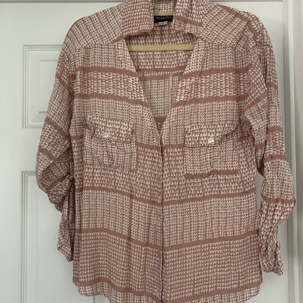 MANAOLA Womens M Collared Shirt